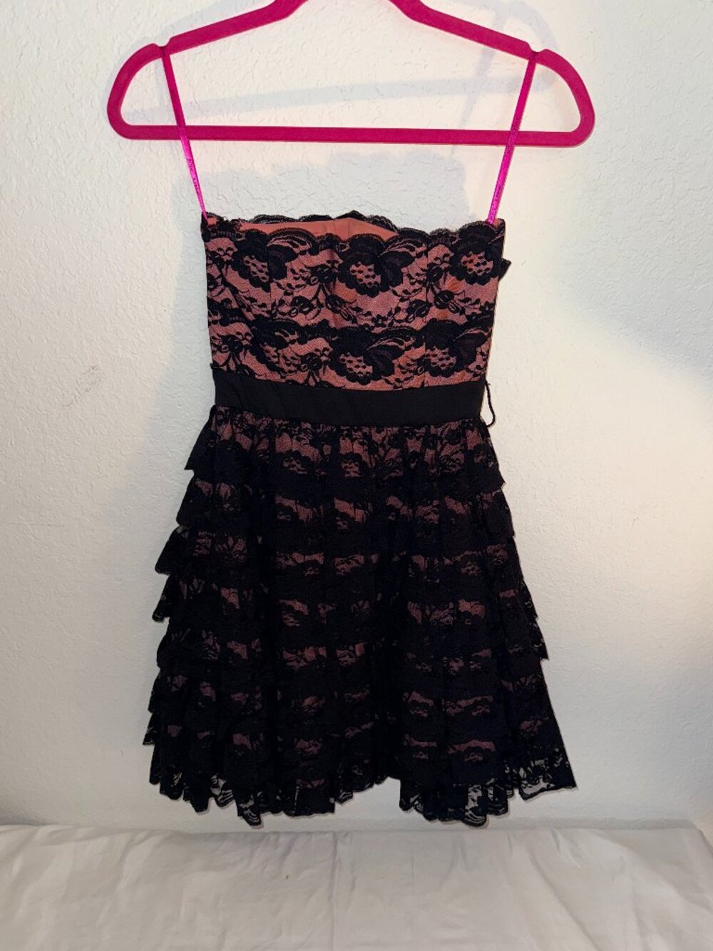 Betsy Johnson Black & Pink Lace & Ruffle Strapless Mini Dress Size 2 (Z2)